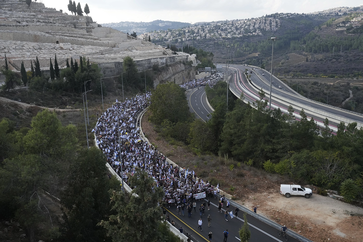 Семьи заложников прошли маршем из Тель-Авива в Иерусалим. Фото дня