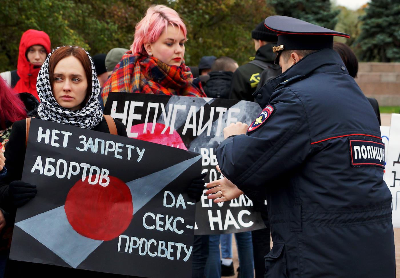 В Совфеде предложили ввести уголовную ответственность за склонение к аборту