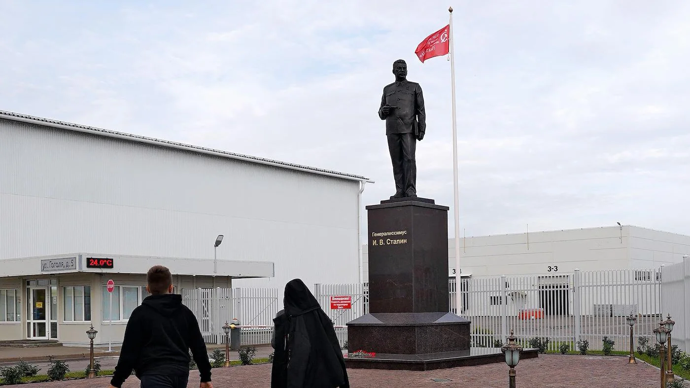 Прокуратура не нашла нарушений в установке восьмиметрового памятника Сталину