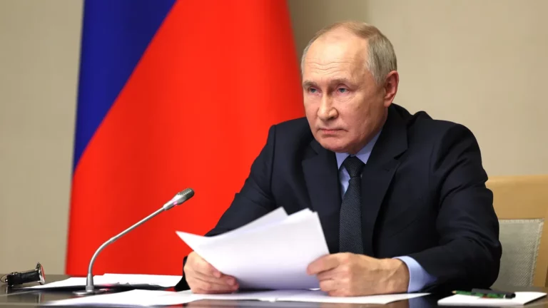 Путин подписал закон об отзыве ратификации Договора о запрете ядерных испытаний