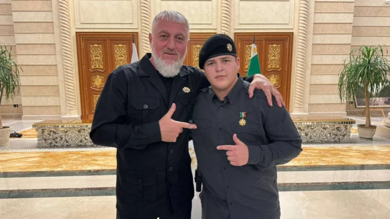 «Пример для сверстников». Избивший Журавеля сын Кадырова занял «важную должность» в службе безопасности отца