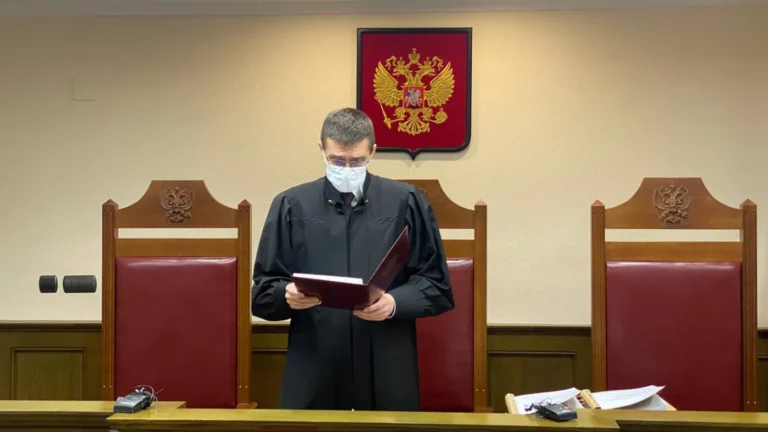 Верховный суд запретил в России «движение ЛГБТ»