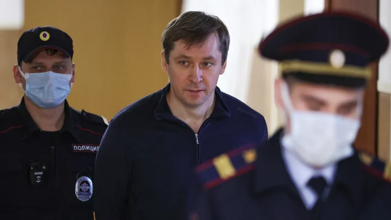 Суд обратил в доход государства 50 млн рублей экс-полковника полиции Захарченко