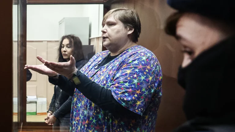 Суд приговорил журналистку Баязитову к 5 годам колонии по делу о вымогательстве