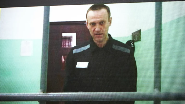 ФСИН сообщила об «убытии» Навального из владимирской колонии
