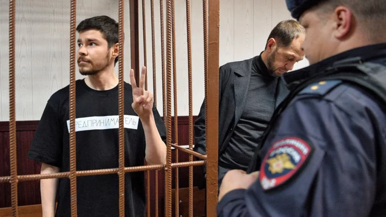 Около 70 бывших учеников Шабутдинова вышли в суд с исками против «Like Центра»