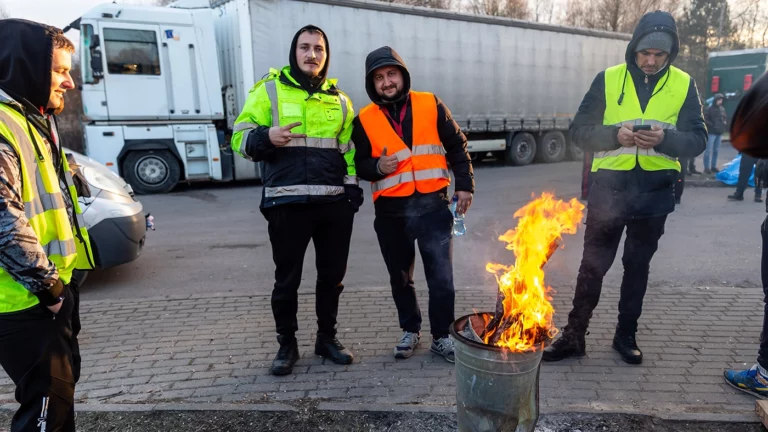 Еще одна страна присоединилась к протестам против украинских дальнобойщиков