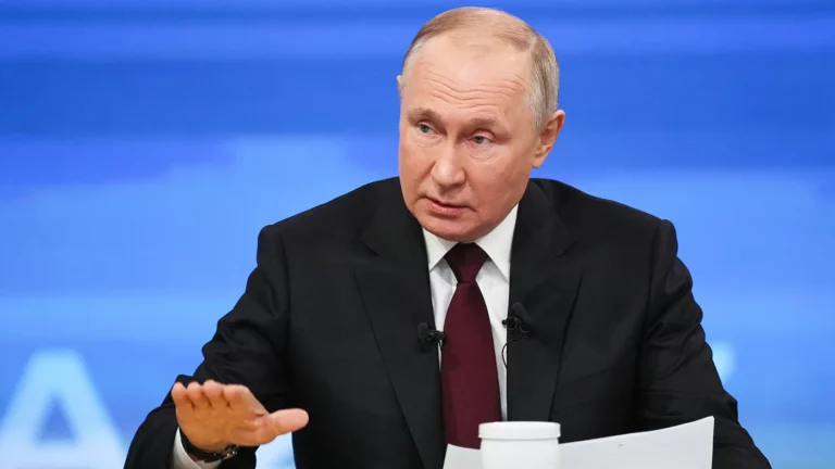 Путин: российские войска «улучшают положение» почти на всей линии фронта
