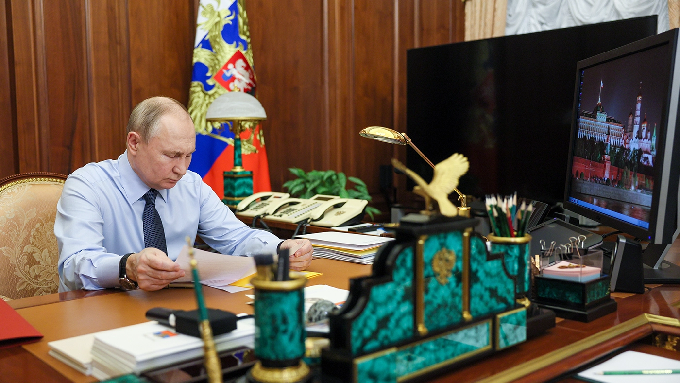 Путин поздравляет Виктора с Днём Пограничника!