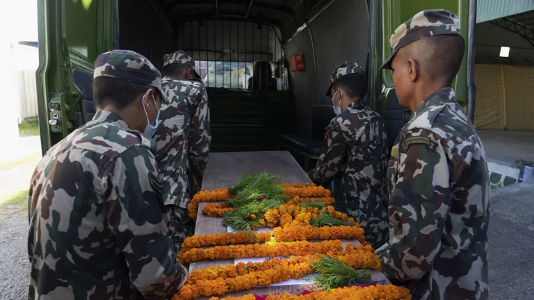 Непал перестал давать разрешения на работу в России после гибели непальцев в боях