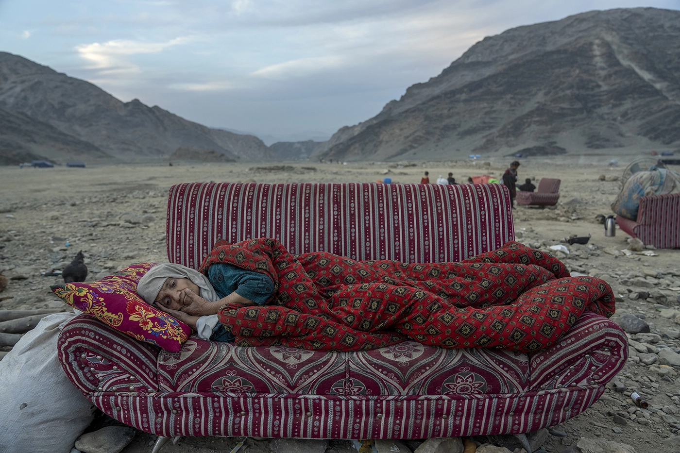 Сорок лет войны и девочки-невесты: как афганцы ищут себе новый дом