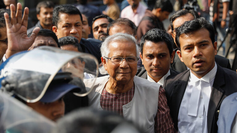 Лауреата Нобелевской премии мира приговорили к тюремному сроку в Бангладеш