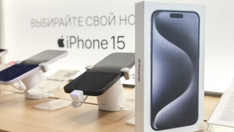 «Известия»: половина продающихся в России iPhone уже активирована