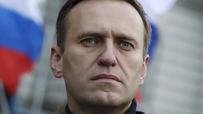 «Ярый критик Путина мертв». Что мировые СМИ пишут о смерти Алексея Навального