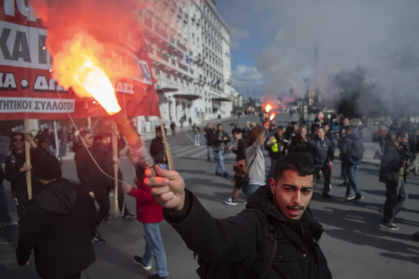 Массовые студенческие протесты в Афинах. Фото дня