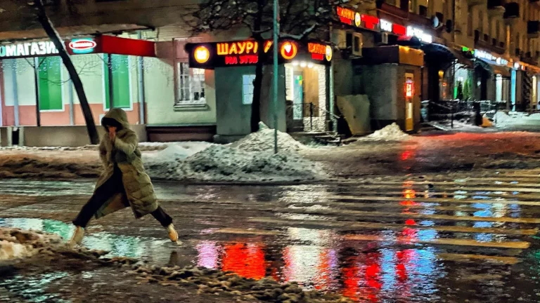 Синоптики рассказали, когда в Москве растает снег