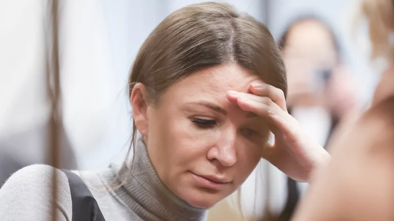 Блогер Елена Блиновская попросит суд признать себя банкротом