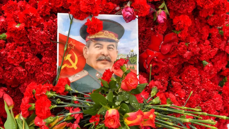 «Коммунисты России» призвали ФСБ проверить причастность Запада к смерти Сталина