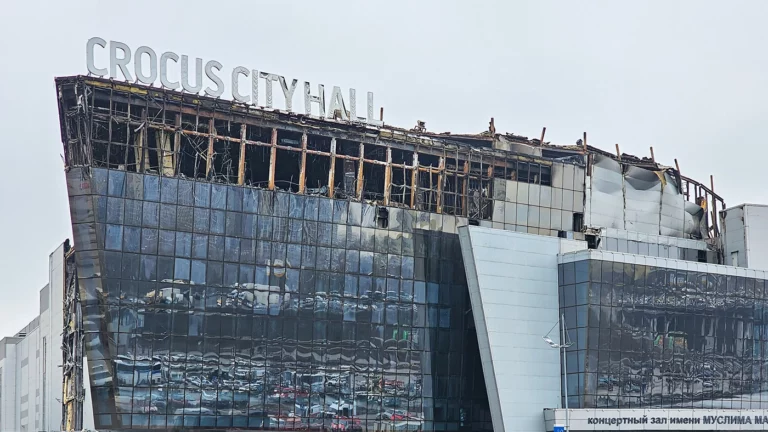 РБК: сгоревший «Крокус Сити Холл» находился в залоге у Газпромбанка