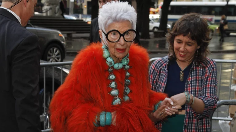 Икона моды» Айрис Апфель умерла в возрасте 102 лет