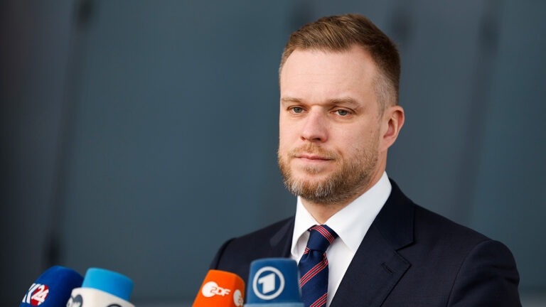 В Германии и Литве отказались признавать прошедшие в России выборы президента