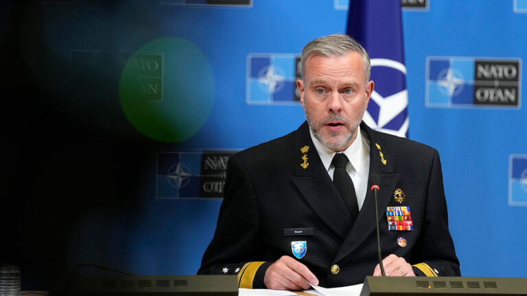 Глава военного комитета НАТО: альянс готовится к возможному конфликту с Россией с 2014 года