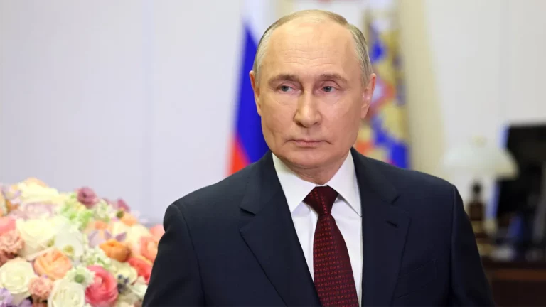 Кремль сообщил 8 марта о помиловании Путиным более 50 осужденных женщин