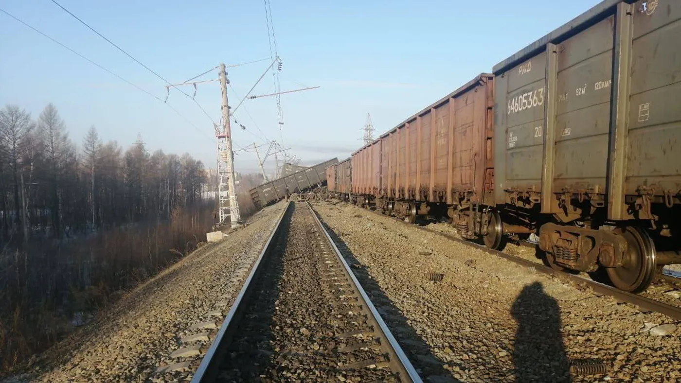 В Приамурье приостановлено движение поездов из-за схода с рельсов 20 вагонов