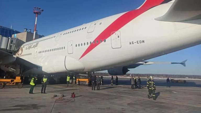 Самый большой пассажирский самолет получил повреждения при аварии в Домодедово