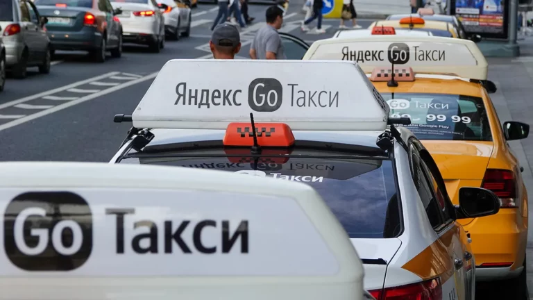 ФАС объявила о скором начале проверки цен на такси «Яндекс.Go»