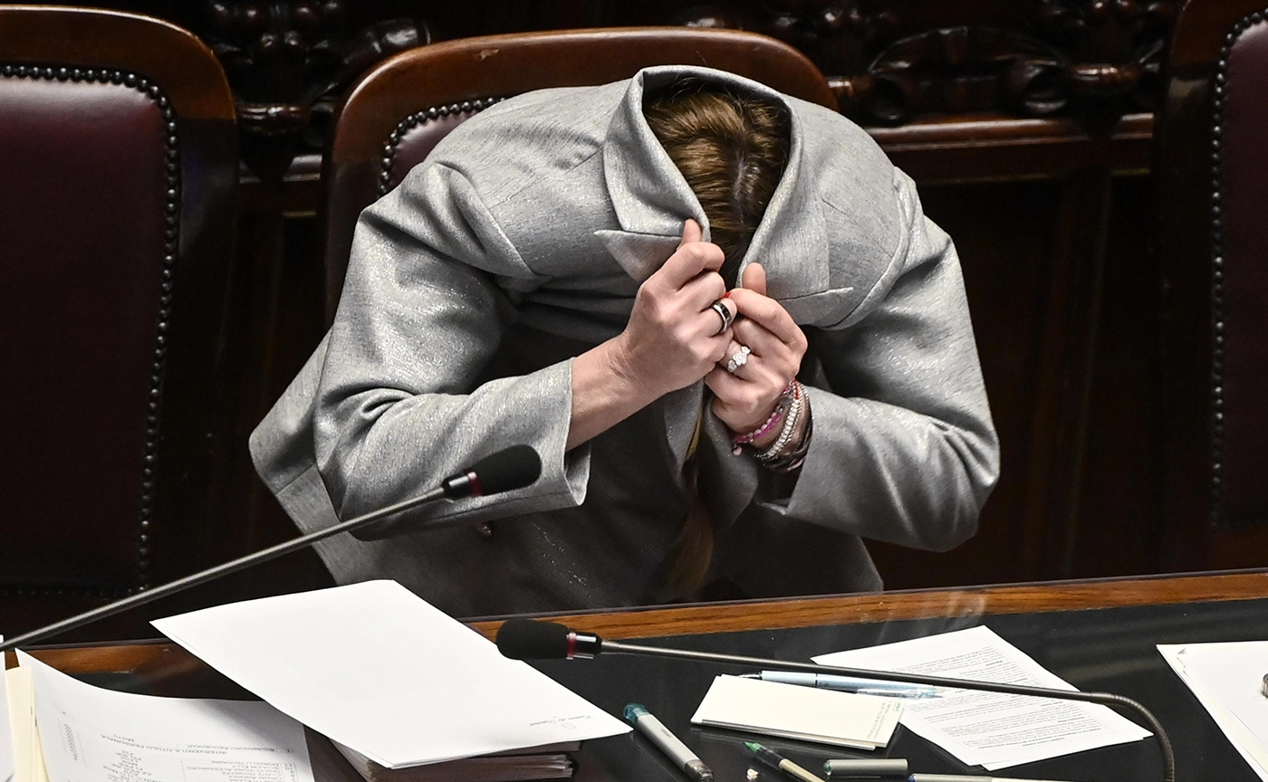 Премьер Италии Джорджа Мелони во время выступления в Палате депутатов. Фото дня