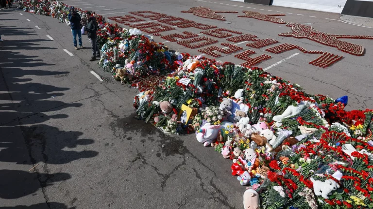 В память погибших в «Крокусе» могут построить храм. Что говорят в РПЦ и муфтияте