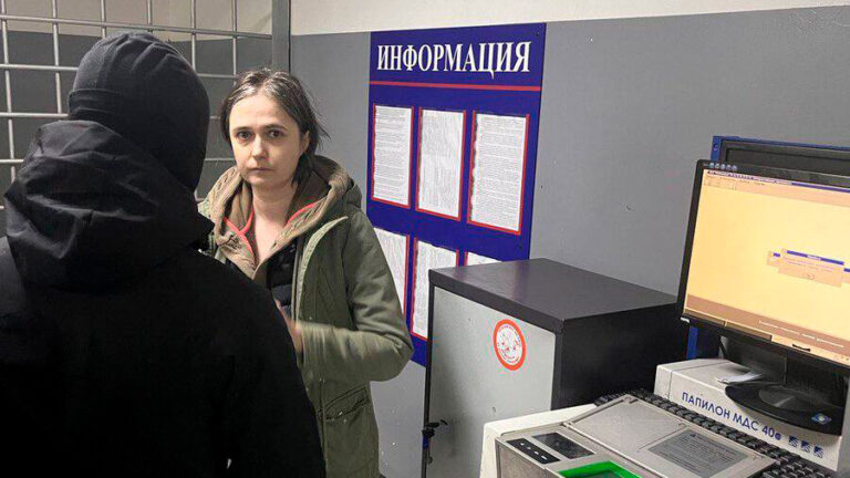 Задержана жена главреда «Новой газеты Европа»**. Она была в розыске 16 лет по делу о покушении на дочь