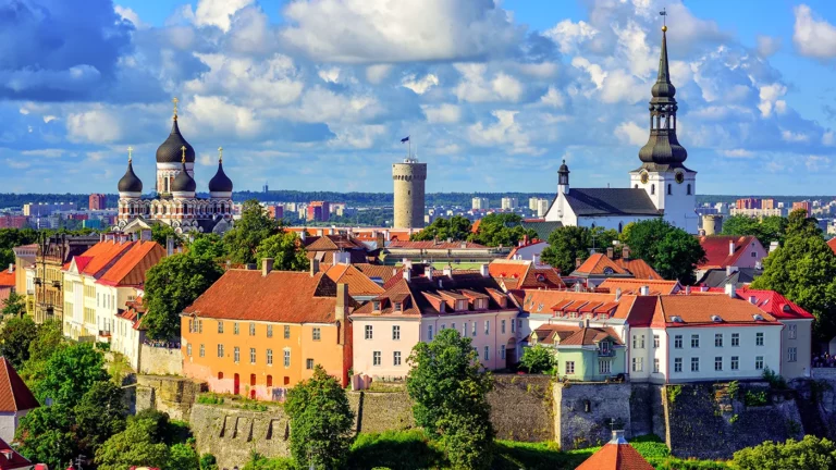 В Эстонии пригрозили закрыть православные монастыри, которые подчиняются РПЦ