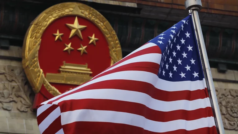 США предупредили Китай о готовности ввести новые санкции из-за поддержки ОПК России
