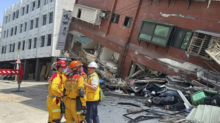 Число пострадавших при землетрясении на Тайване превысило 700 человек