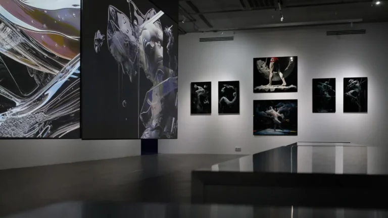 В галерее фиджитал-искусства VS Gallery отрылась выставка художника Rinatto L’bank