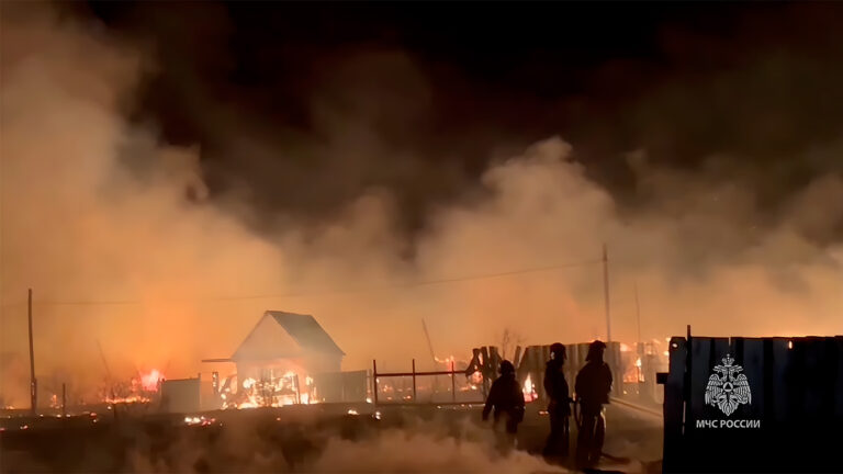 Штормовой ветер спровоцировал пожары в частном секторе на окраине Улан-Удэ