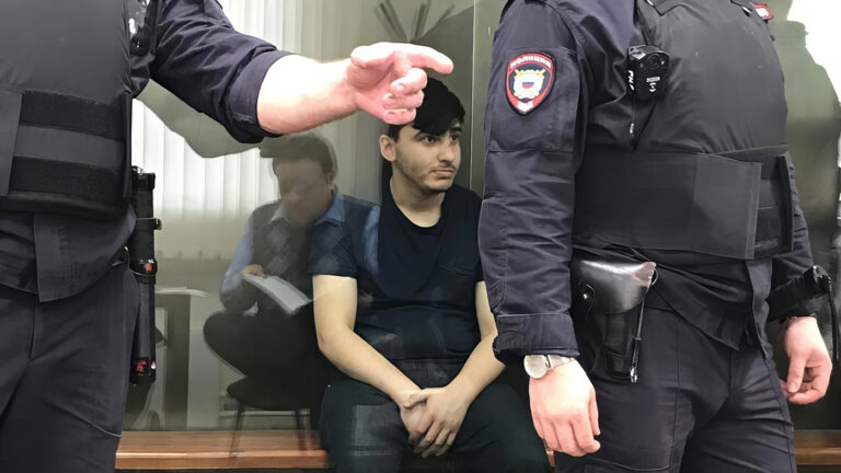 Суд в Москве арестовал подозреваемого в убийстве из-за спора о парковке