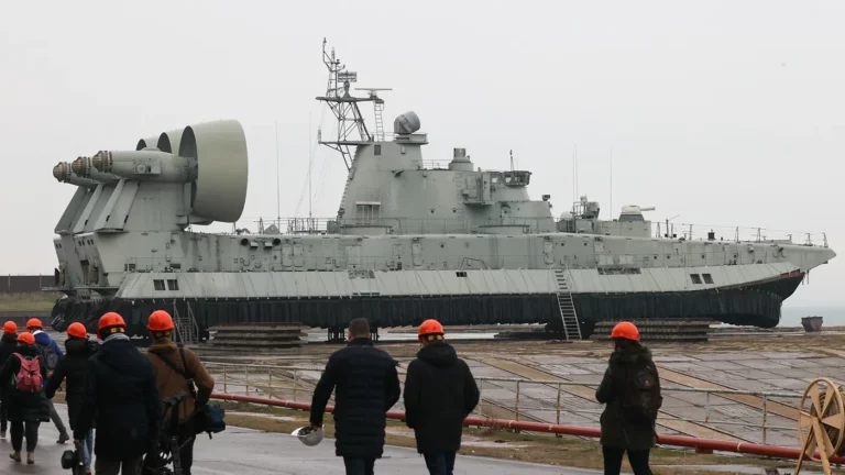 Названы страны ЕС, помогающие обходить санкции строителям российских военных кораблей