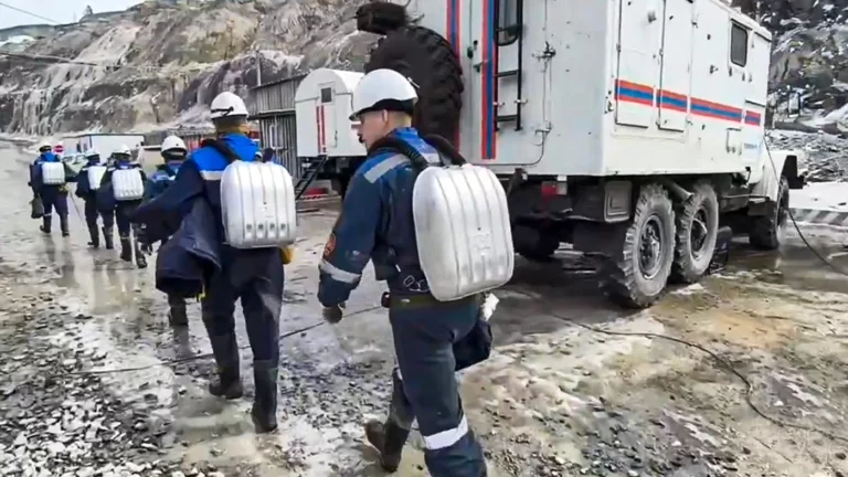 На руднике «Пионер» в Приамурье прекратили поиски пропавших под обвалом горняков