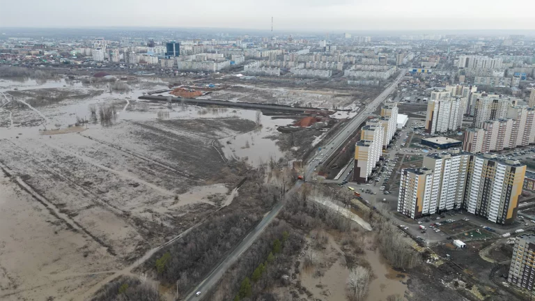 «Ситуация критическая». Когда в Оренбурге ожидается пик паводка