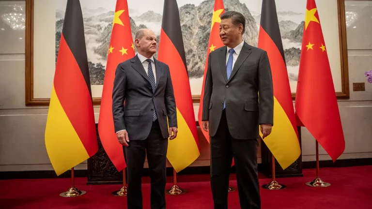 Автомобилями едины? Как канцлер ФРГ слетал в КНР и о чем Шольц и Си договорились по Украине