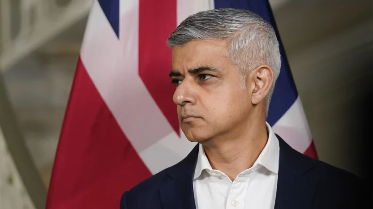 Мэром Лондона в третий раз подряд выбрали Садика Хана