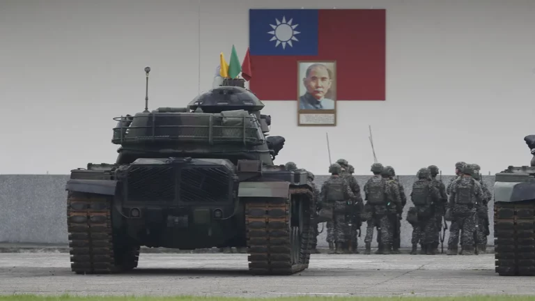 «Генеральная репетиция» вторжения? Тайвань привел армию в повышенную готовность из-за учений Китая