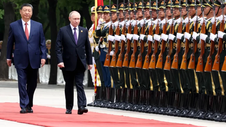 Эталон отношений и мировые угрозы. О чем говорили Путин и Си Цзиньпин в Пекине