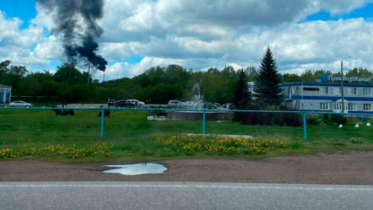 Украинский беспилотник атаковал один из крупнейших нефтекомплексов России