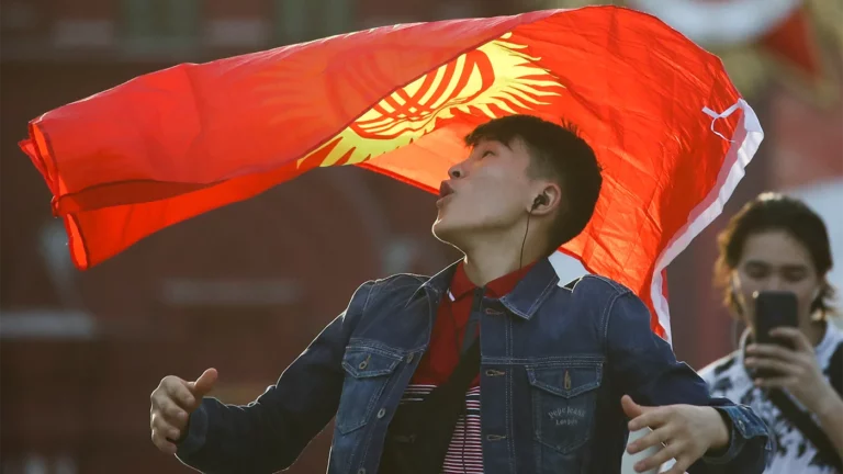 МИД Киргизии призвал своих граждан временно отказаться от поездок в Россию