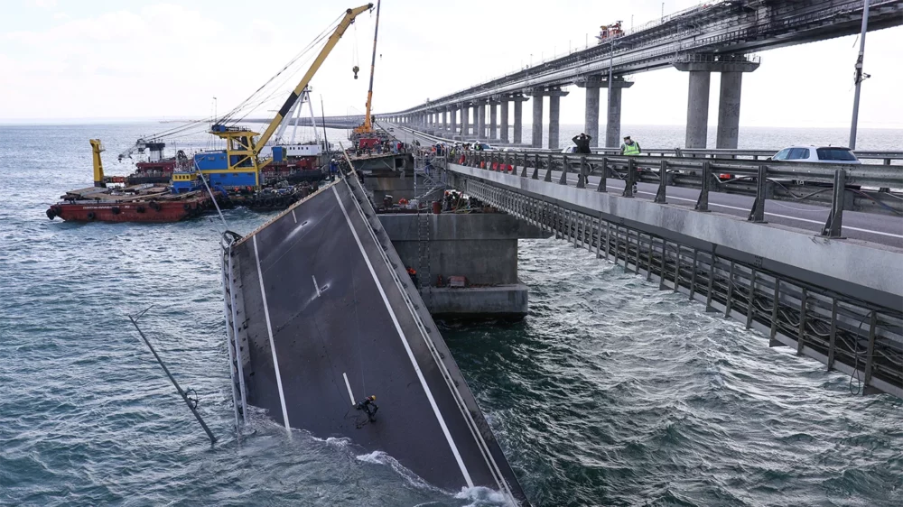 "Ъ": ВСУ атаковали Крымский мост в 2022 году при помощи самодельной взрывчатки