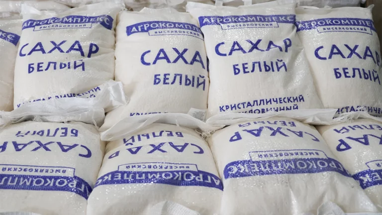 Цены на сахар в России за пять лет выросли вдвое. Подорожает ли он еще?